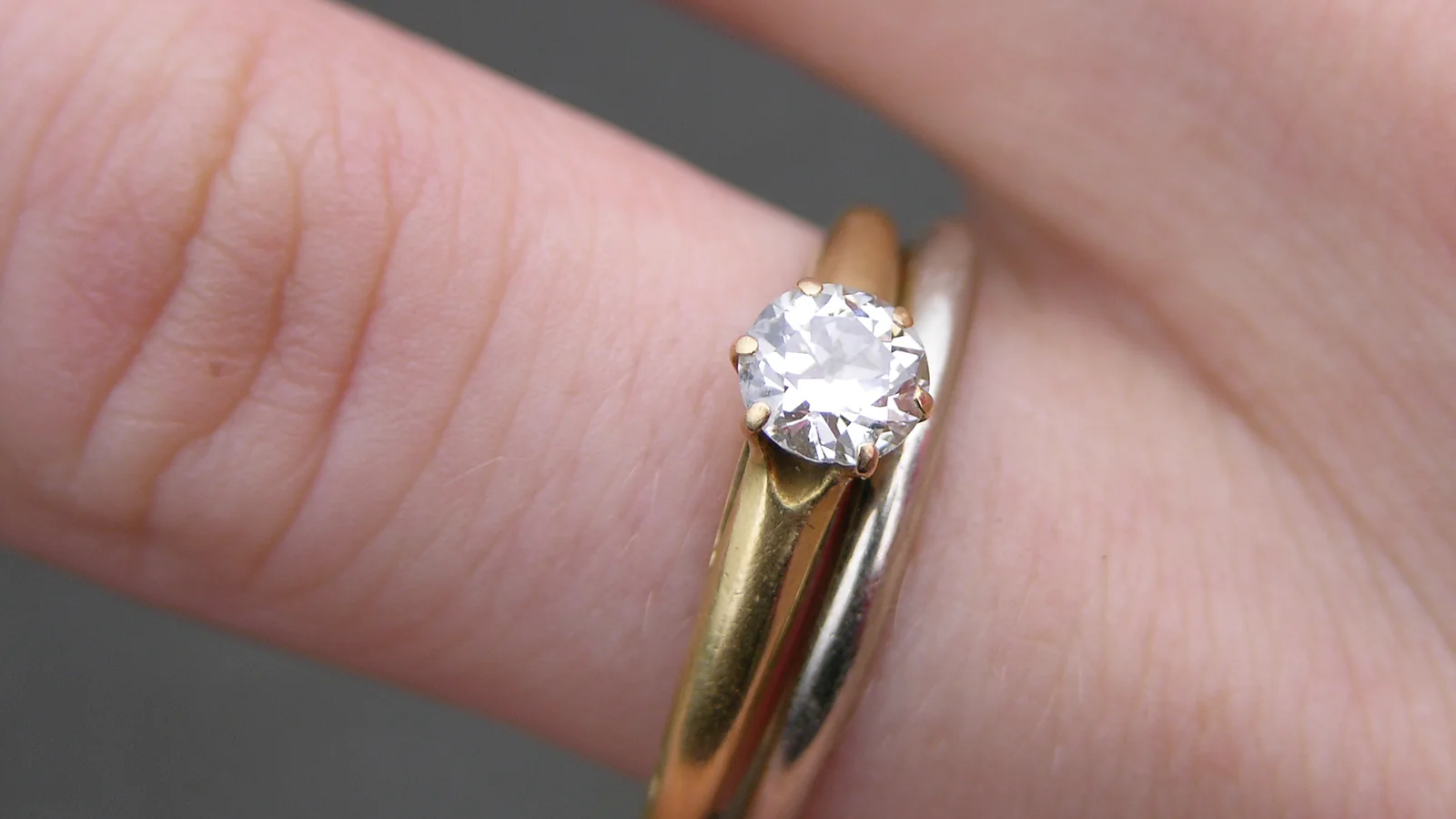 3 alliances réunies, symbole de plusieurs mariages dans le partage d’une pension de réversion